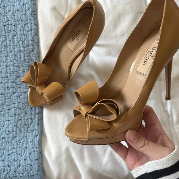 VALENTINO Patent Leather Pump With Bow Tan Size 37 peep toe casual - Picture 2 of 11